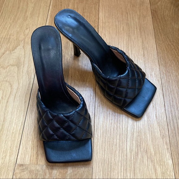 NWOT Quilted Leather High Heel Sandal Woven Low Heels - Picture 4 of 6